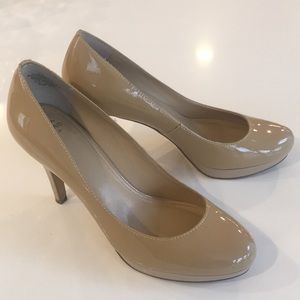 ✅ SOLD Lux Patent Platform Camel Pumps 8.5